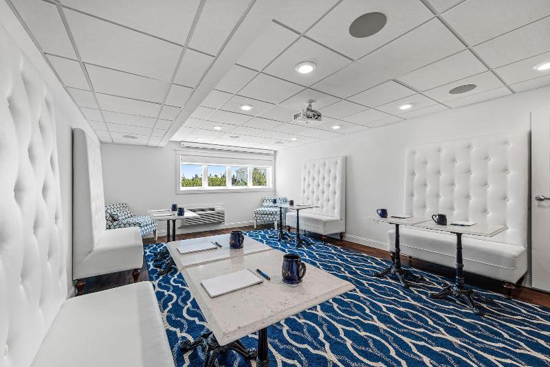 Отель Icona Cape May