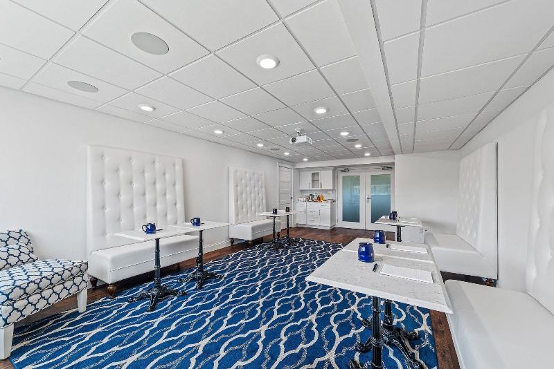 Отель Icona Cape May