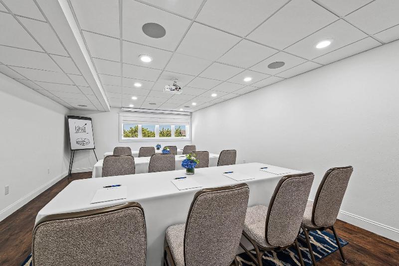 Отель Icona Cape May