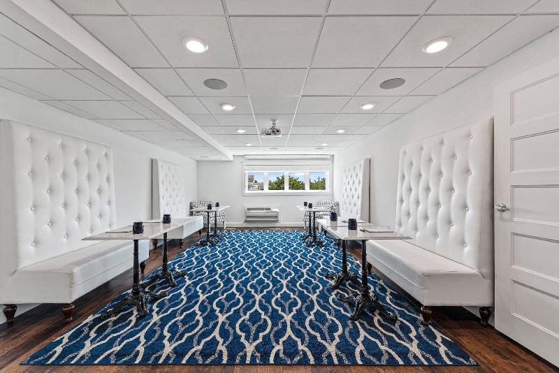 Отель Icona Cape May