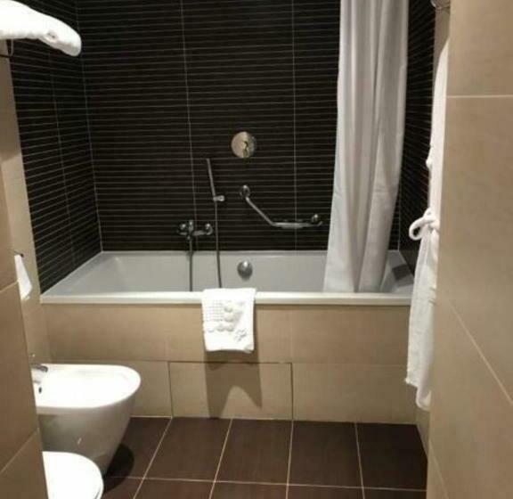 هتل Lake Victoria