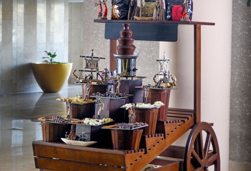 Отель Movenpick Resort Aswan