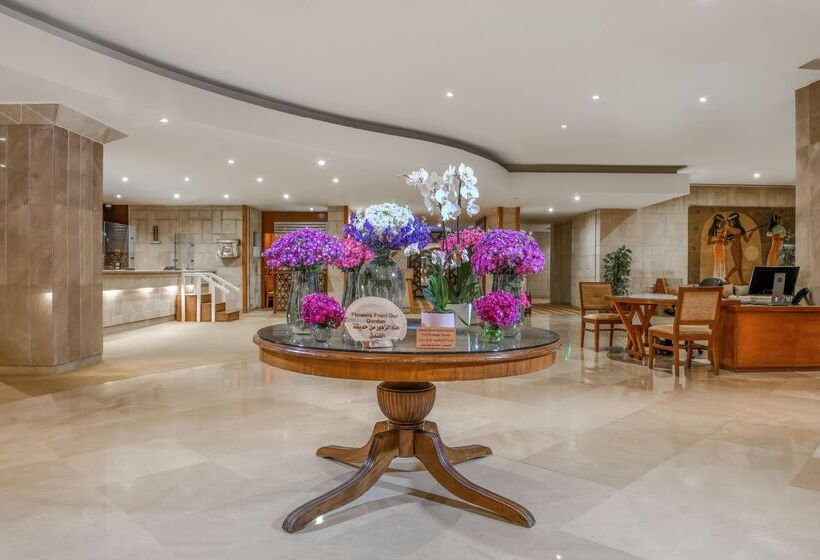 Отель Movenpick Resort Aswan