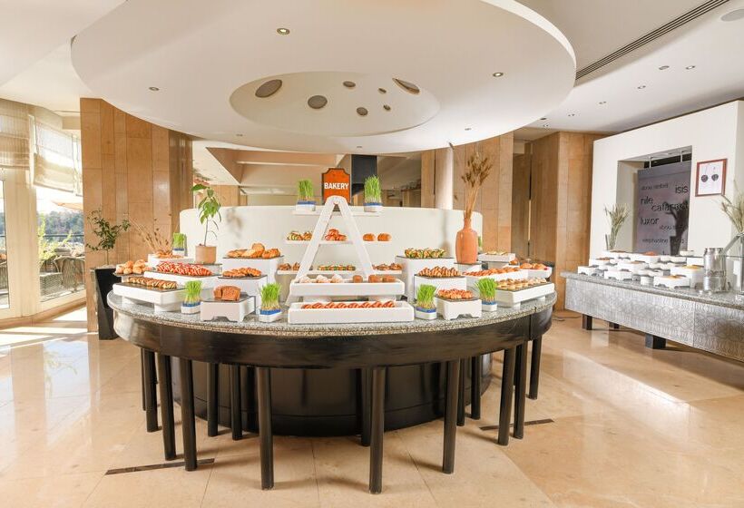 Отель Movenpick Resort Aswan