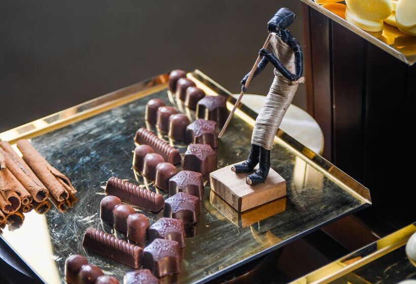 Отель Movenpick Resort Aswan