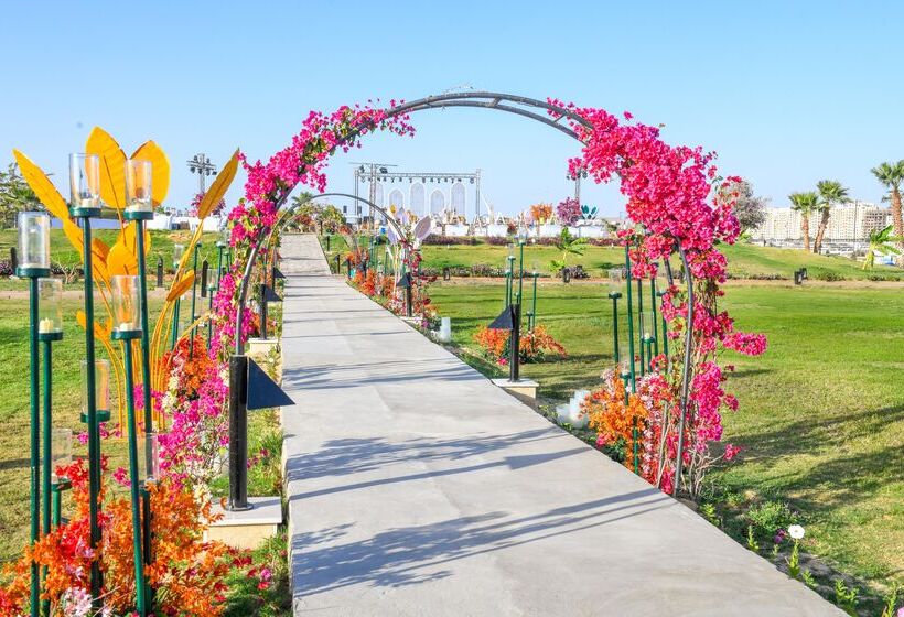 Отель Movenpick Resort Aswan