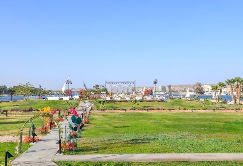 Отель Movenpick Resort Aswan