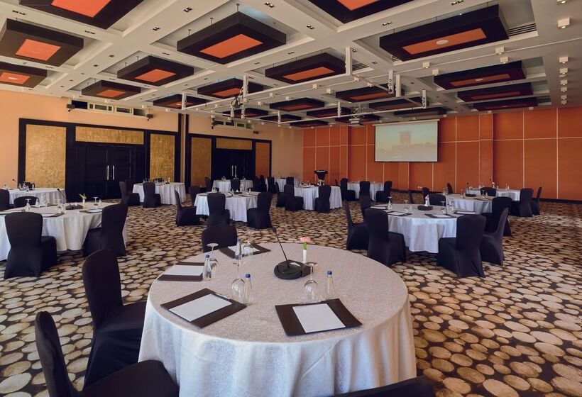 Отель Movenpick Resort Aswan