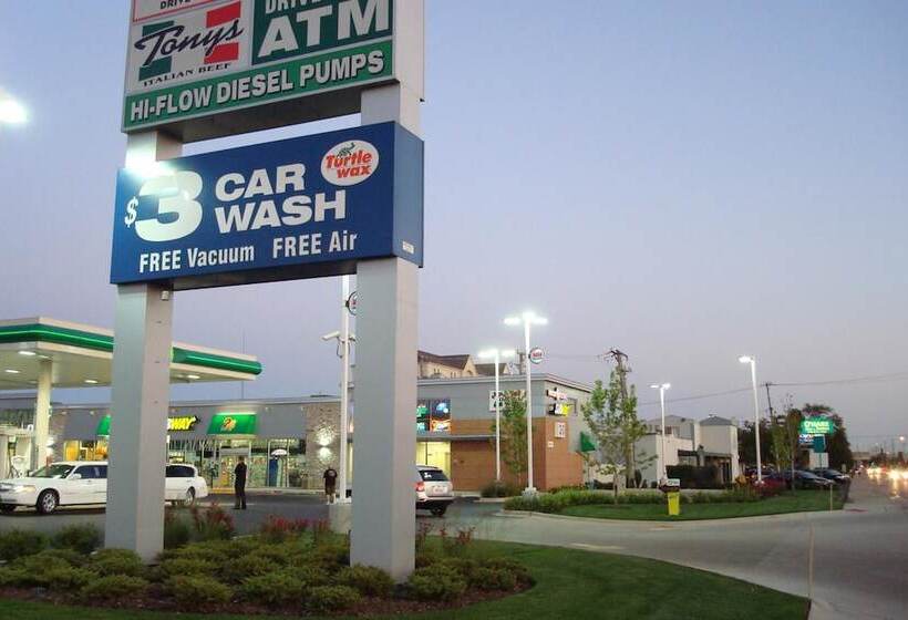 هتل O Hare Inn & Suites