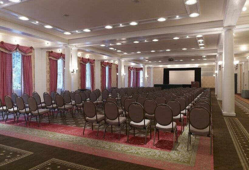 فندق Omni Bedford Springs Resort & Spa