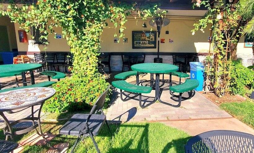 فندق Quality Inn & Suites Anaheim At The Park