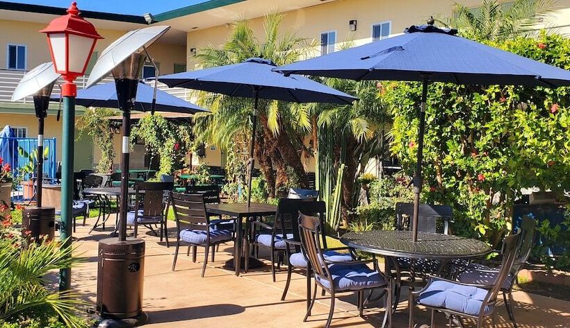 فندق Quality Inn & Suites Anaheim At The Park