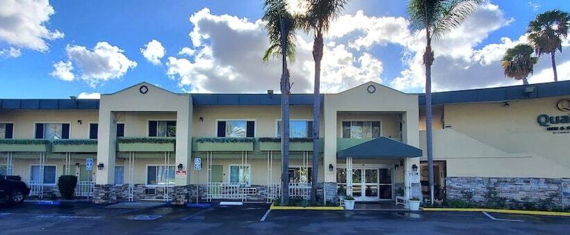فندق Quality Inn & Suites Anaheim At The Park