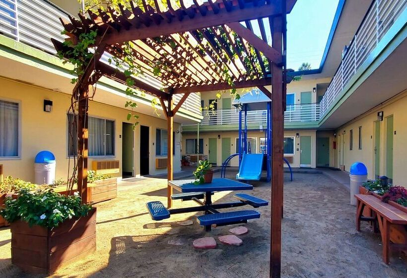 فندق Quality Inn & Suites Anaheim At The Park