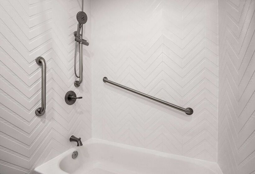 فندق Ramada By Wyndham Anaheim Convention Center