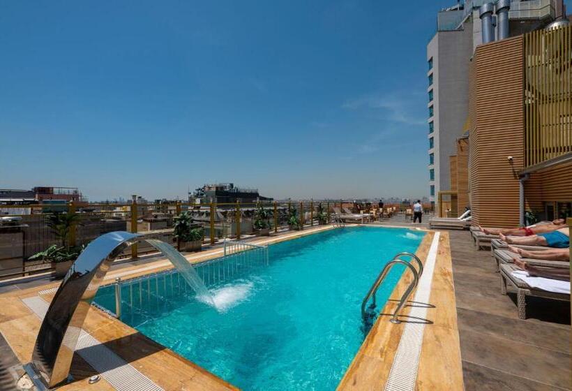 هتل Ramada By Wyndham Istanbul Pera