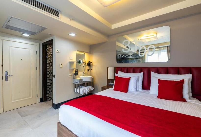 هتل Ramada By Wyndham Istanbul Pera