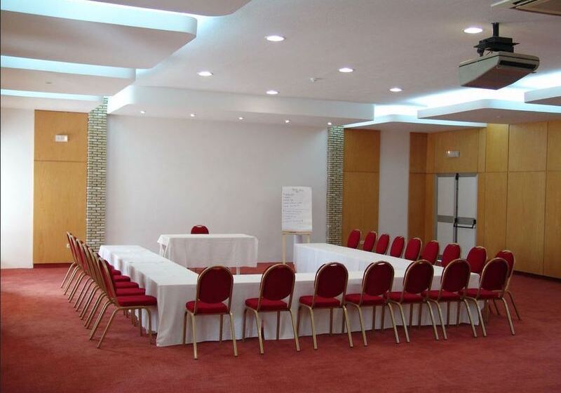 בית מלון כפרי Ras El Ain