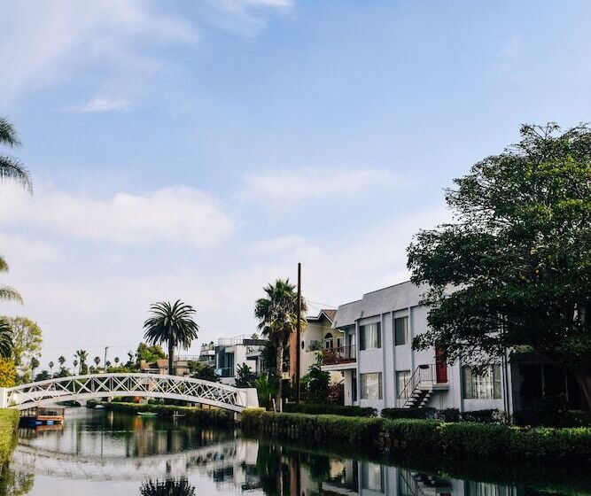 هتل Renaissance Los Angeles Airport