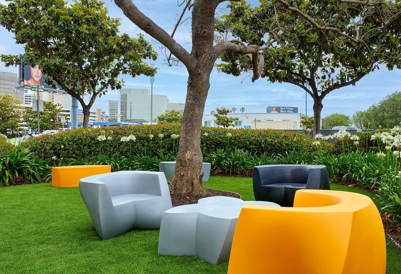 فندق Renaissance Los Angeles Airport