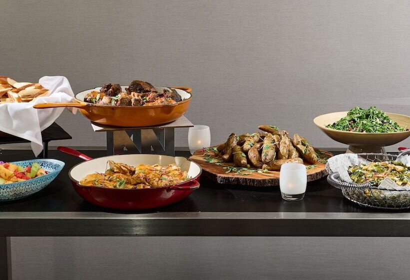 فندق Renaissance Los Angeles Airport