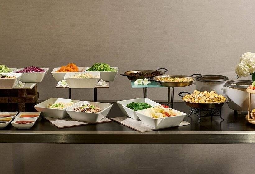 هتل Renaissance Los Angeles Airport