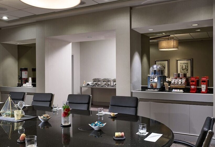 هتل Renaissance Los Angeles Airport