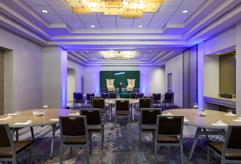 فندق Renaissance Los Angeles Airport