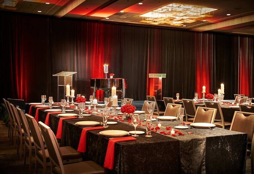 فندق Renaissance Los Angeles Airport