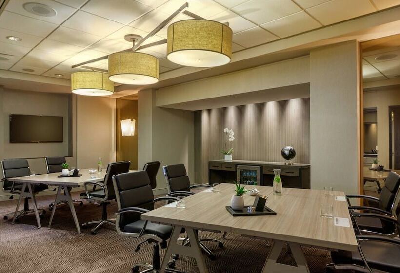 فندق Renaissance Los Angeles Airport