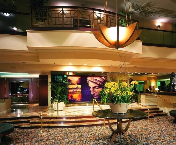 فندق Renaissance Los Angeles Airport