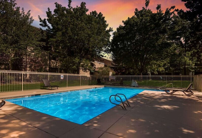 Surestay Plus Hotel By Best Western Reno Airport