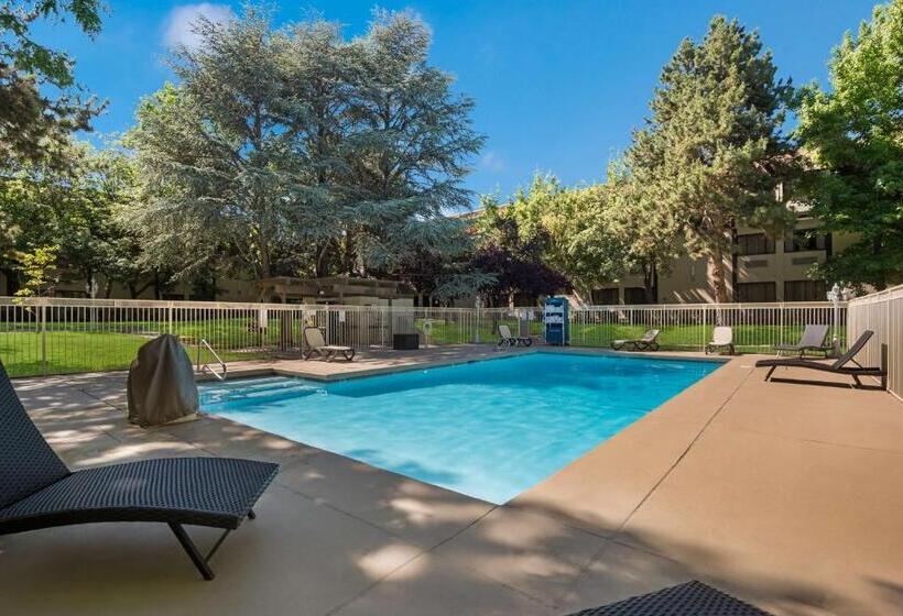 Surestay Plus Hotel By Best Western Reno Airport