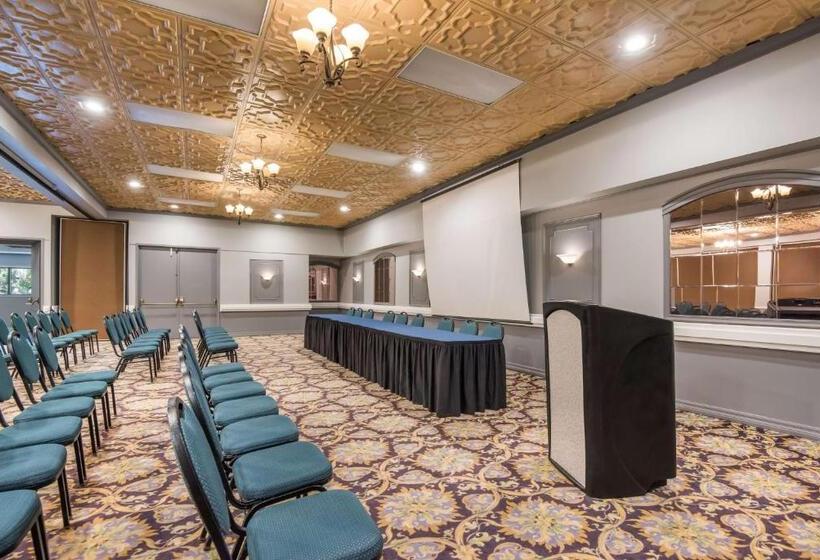 Surestay Plus Hotel By Best Western Reno Airport