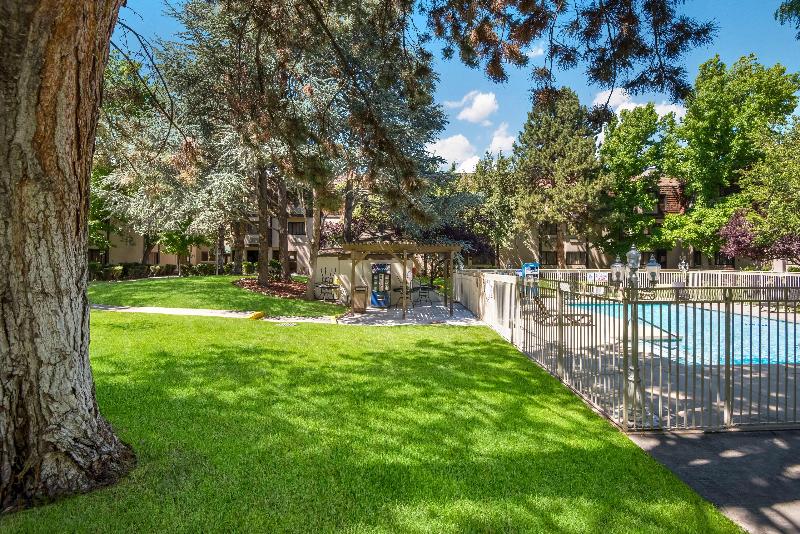 Surestay Plus Hotel By Best Western Reno Airport