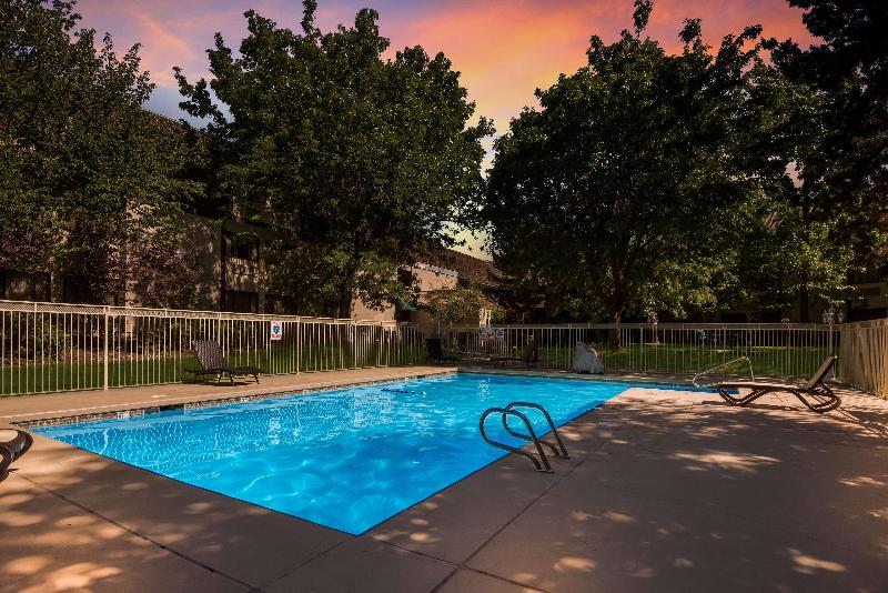 Surestay Plus Hotel By Best Western Reno Airport