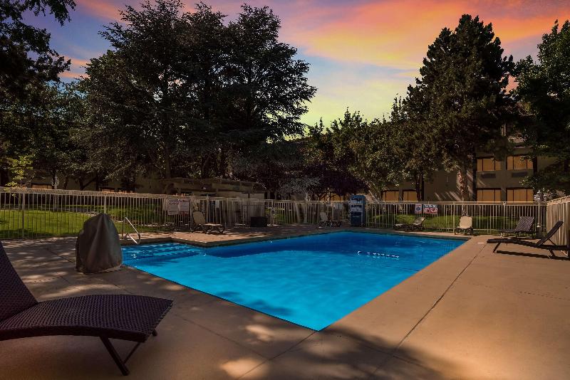 Surestay Plus Hotel By Best Western Reno Airport