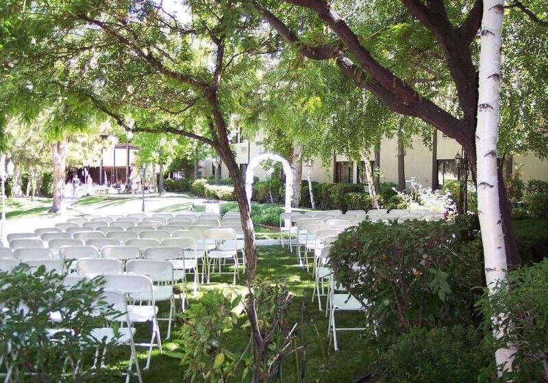 Surestay Plus Hotel By Best Western Reno Airport