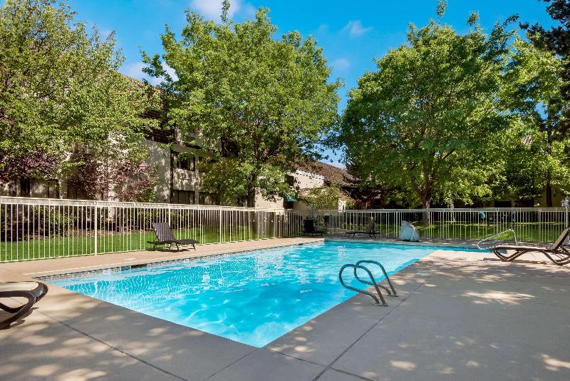 Surestay Plus Hotel By Best Western Reno Airport