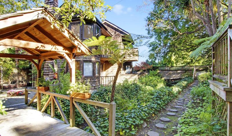 فندق Babbling Brook Inn