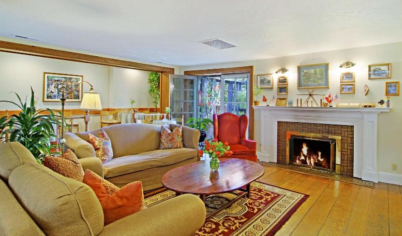 فندق Babbling Brook Inn