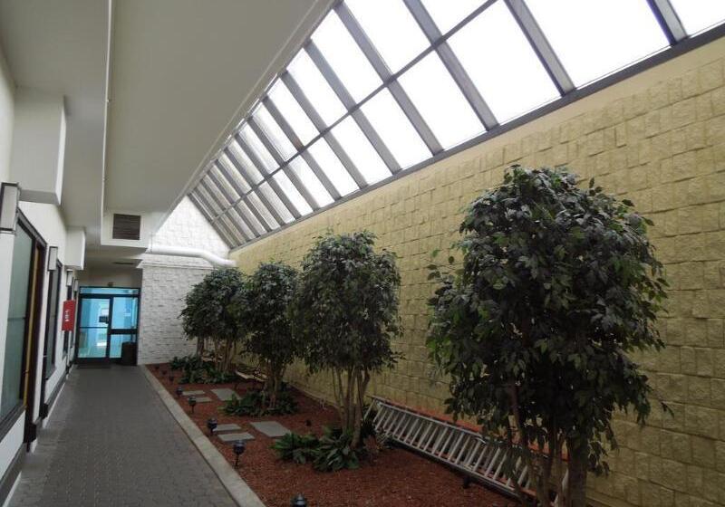 The Barclay Towers Hotel And Resort