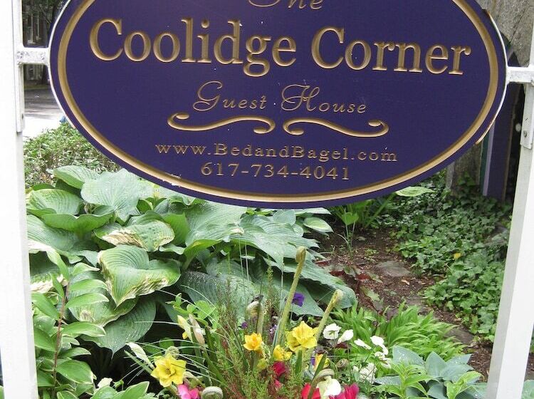 בית מלון כפרי The Coolidge Corner Guest House: A Brookline Bed And Breakfast