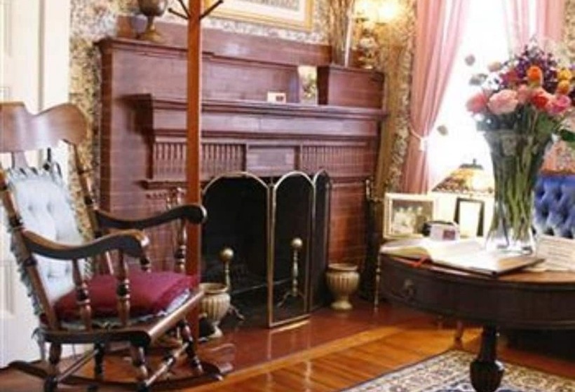 فندق The Coolidge Corner Guest House: A Brookline Bed And Breakfast