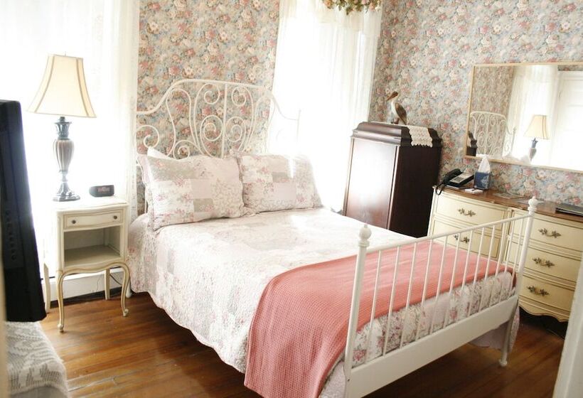 בית מלון כפרי The Coolidge Corner Guest House: A Brookline Bed And Breakfast