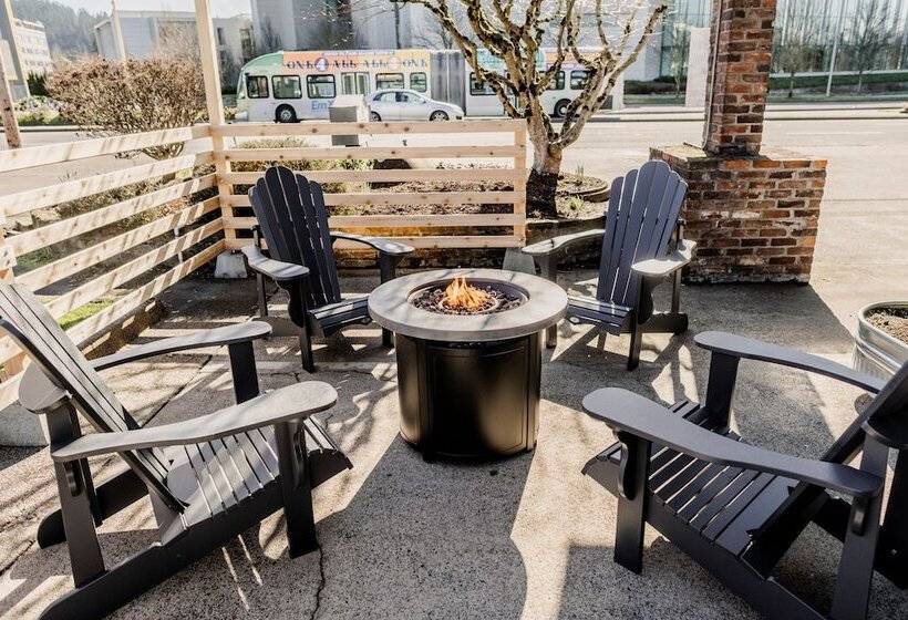 Maverick Hotel Eugene Near University, Ascend Hotel Collection