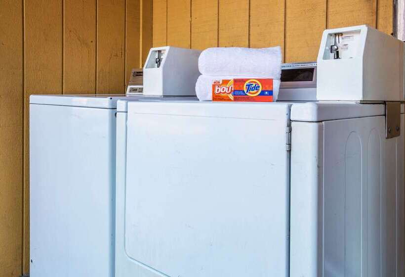 فندق Travelodge By Wyndham Turlock