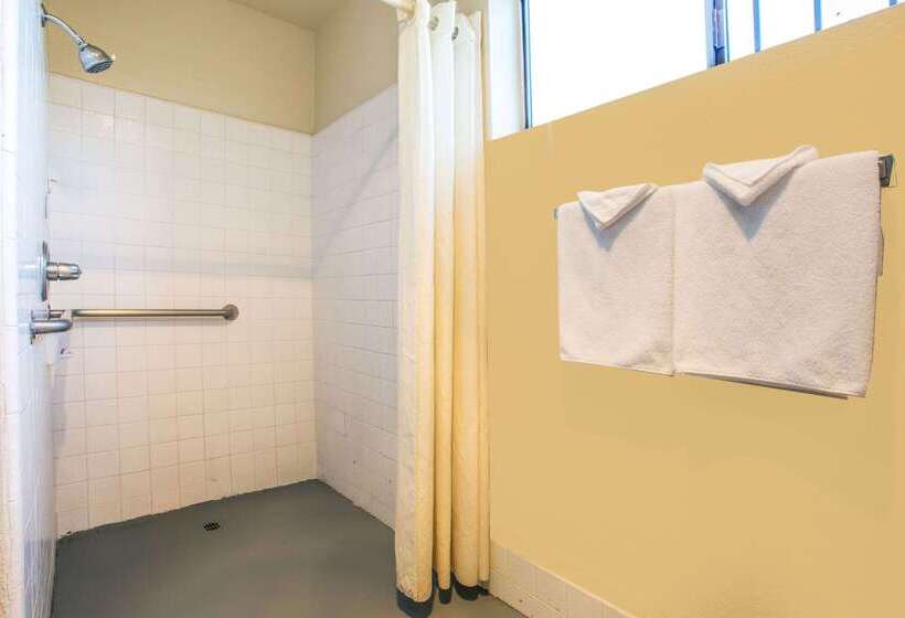 فندق Travelodge By Wyndham Turlock