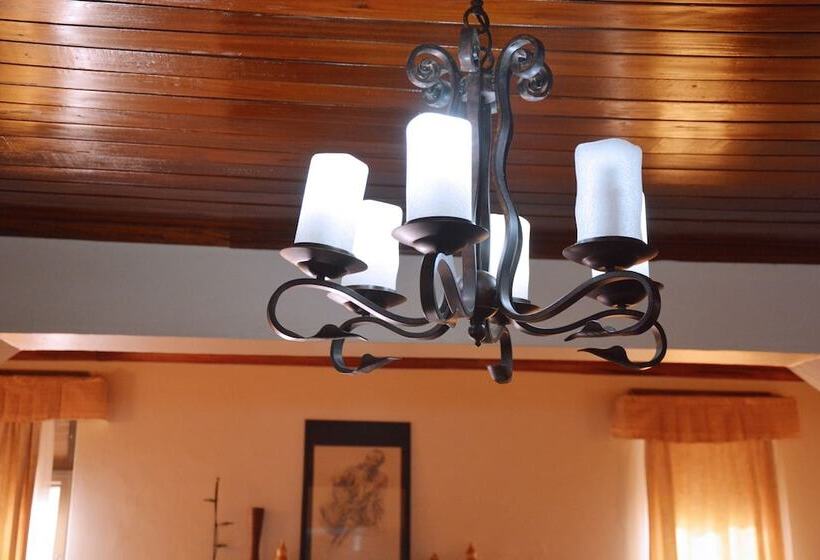 هتل White Horse Inn