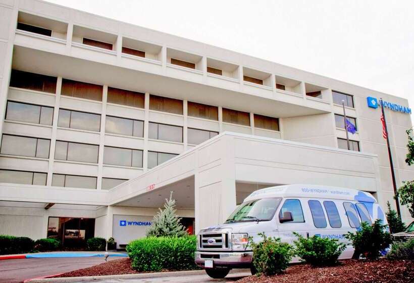 هتل Wyndham Indianapolis Airport